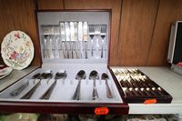 Collectables & Curio.