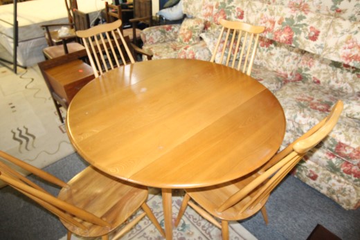 ercol table and chairs £310