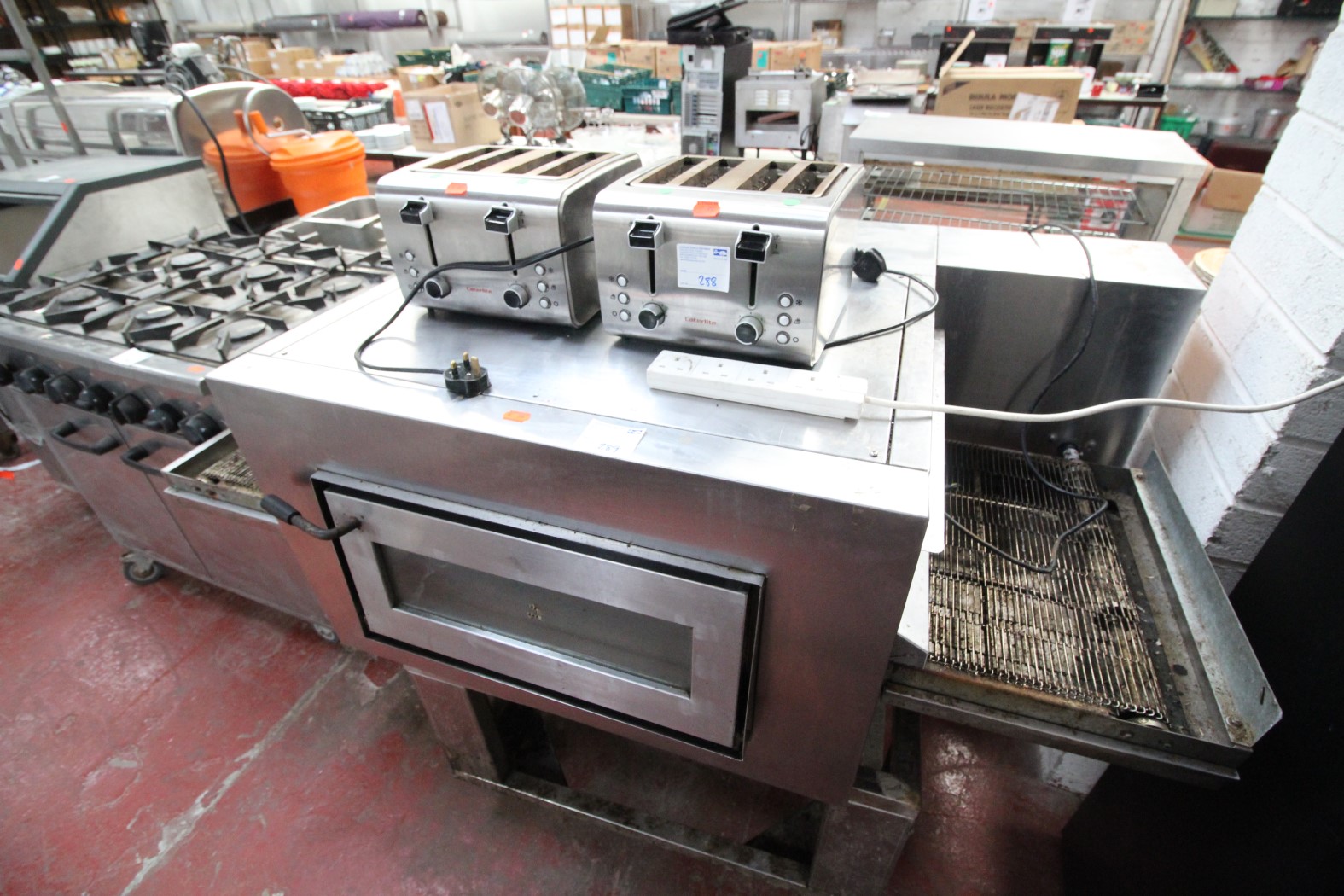 conveyor pizza oven £550